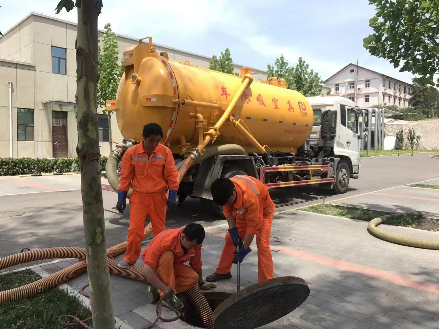 抚远化粪池清理与5-8吨吸粪车施工效率分析